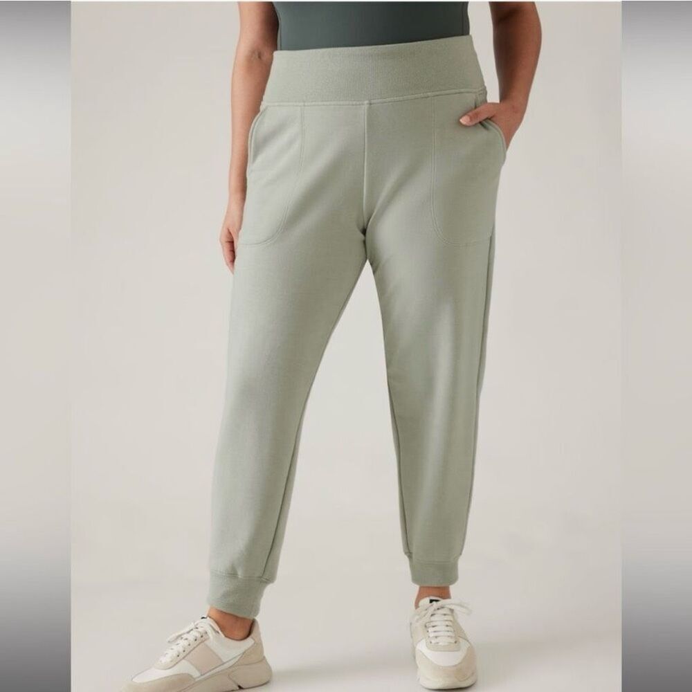 Athleta Coaster Luxe High Rise joggers pants Size L pistachio green